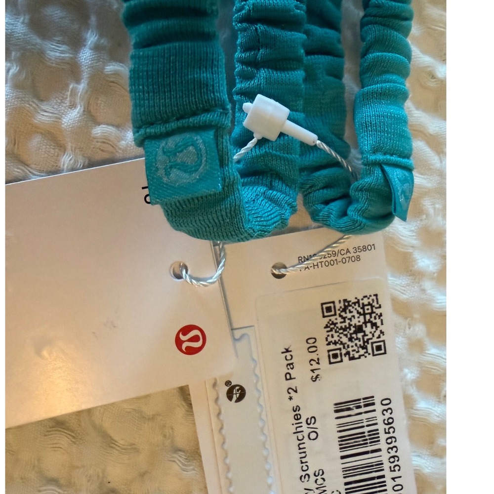 Lululemon Skinny Scrunchies 2 Pack Bright Tropic Teal Hair Ties NWT - Picture 2 of 4